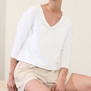 Athleta Petite Essential V-Neck Long Sleeve Tee Sz Medium MP Bright White